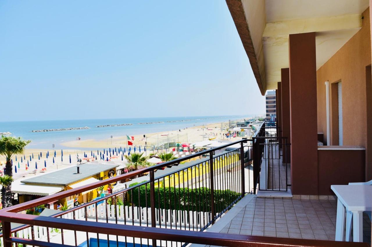 Hotel Astoria à Pesaro Extérieur photo
