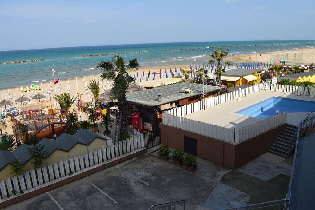 Hotel Astoria à Pesaro Extérieur photo
