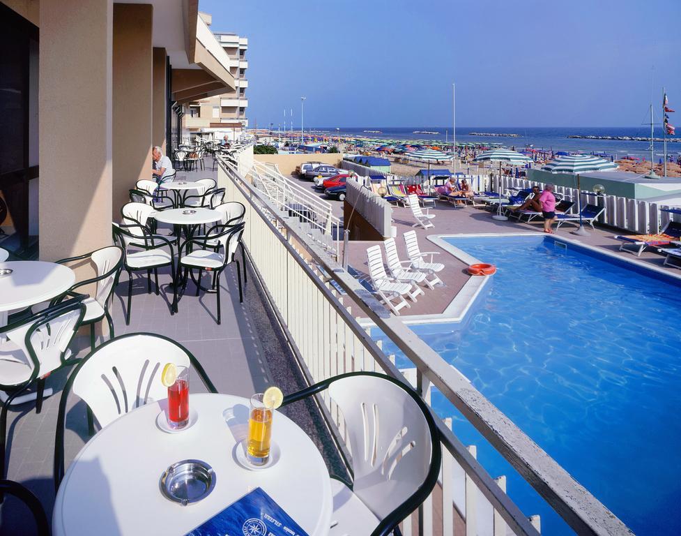 Hotel Astoria à Pesaro Extérieur photo