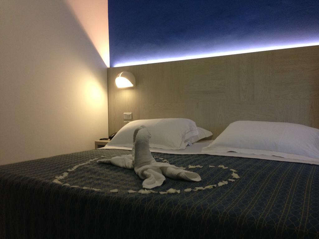 Hotel Astoria à Pesaro Extérieur photo