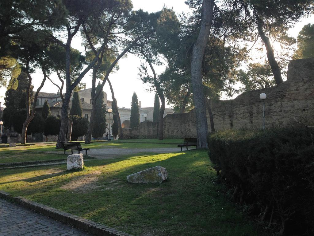 Hotel Astoria à Pesaro Extérieur photo