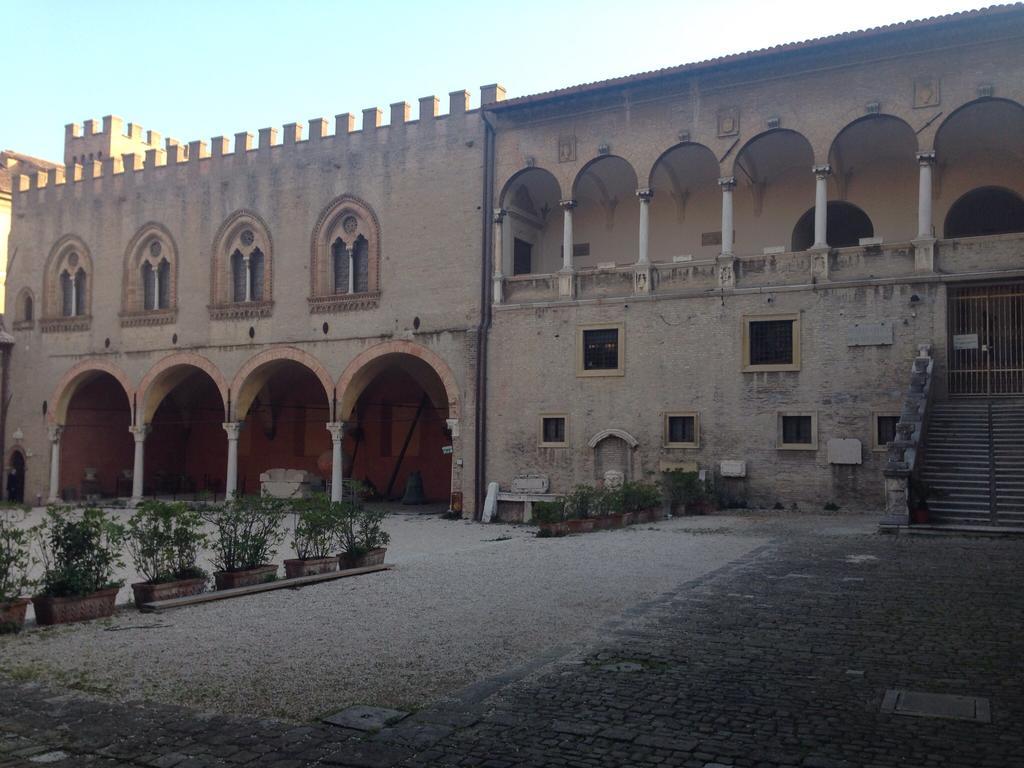 Hotel Astoria à Pesaro Extérieur photo