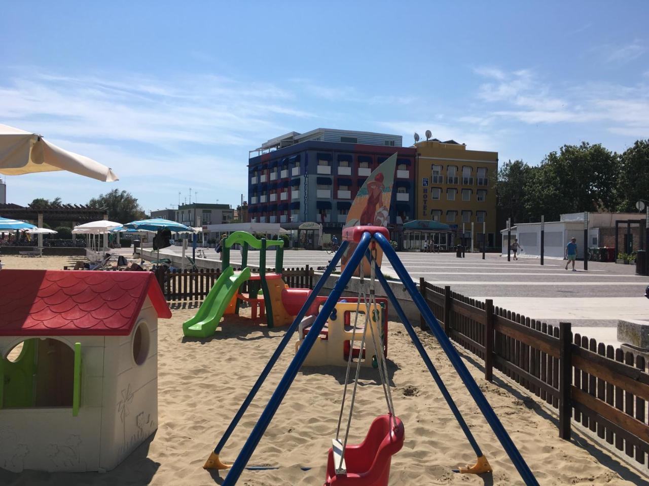Hotel Astoria à Pesaro Extérieur photo