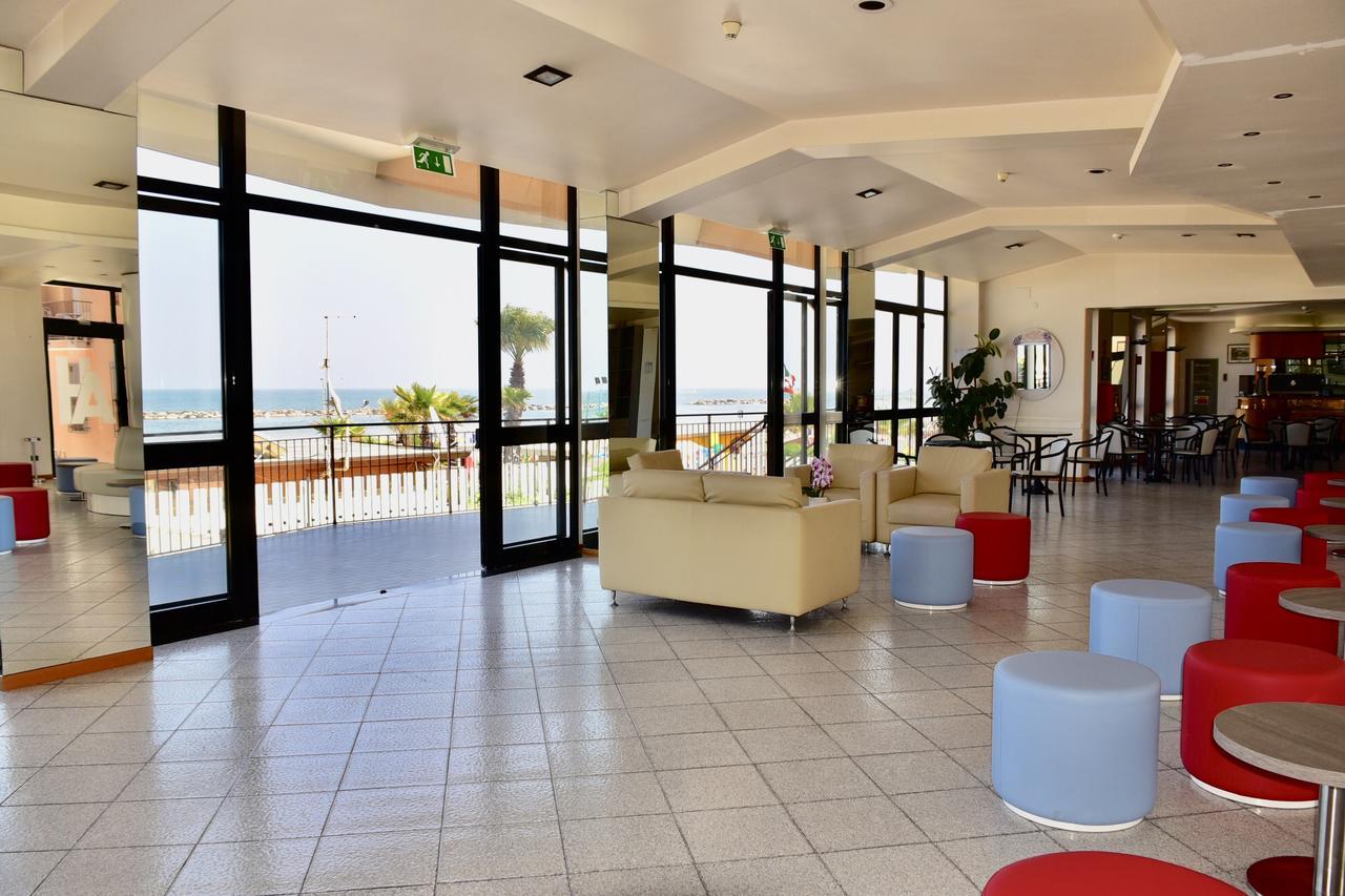 Hotel Astoria à Pesaro Extérieur photo